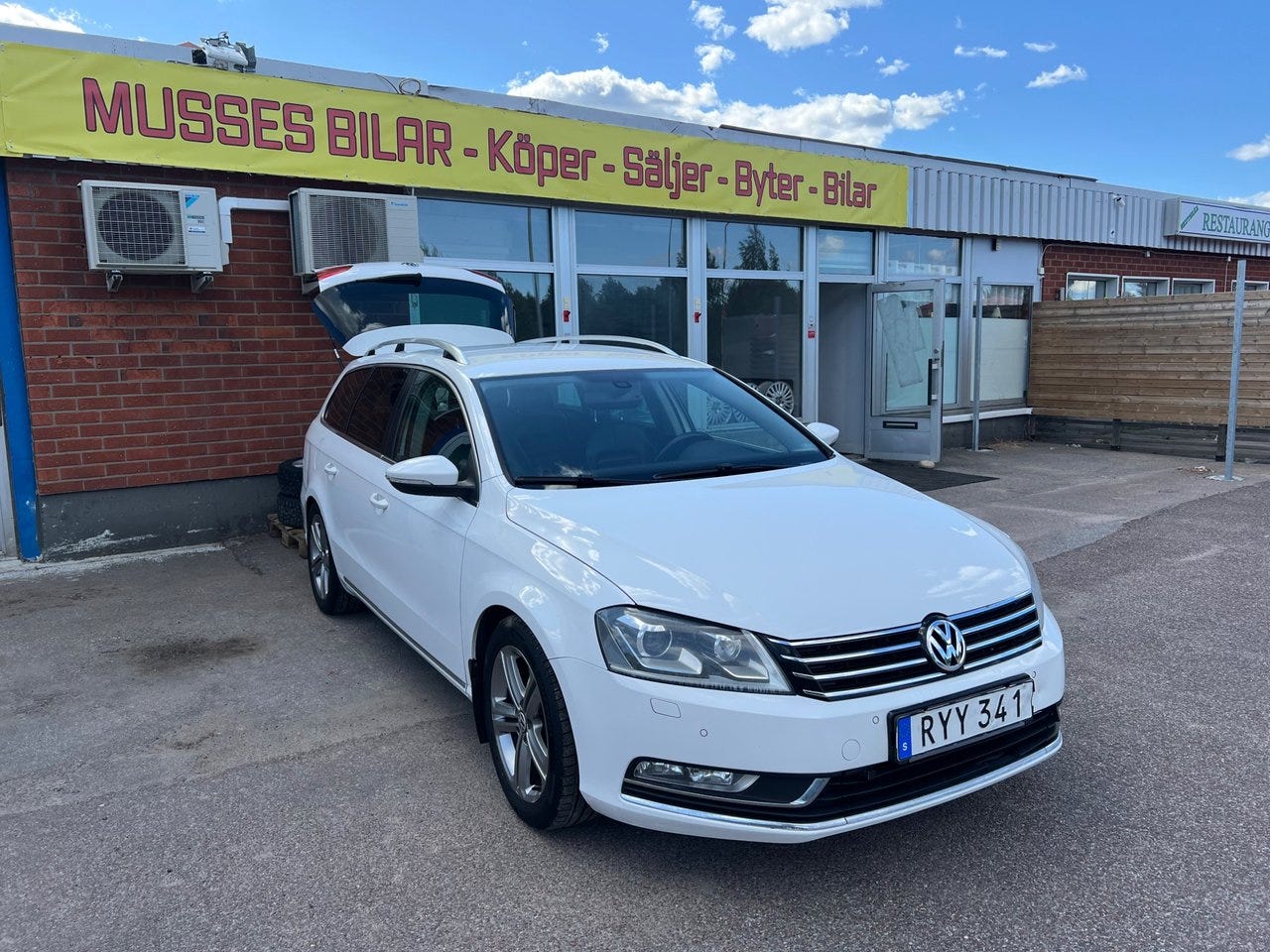 Volkswagen Passat 2012 – bild 1 av 24