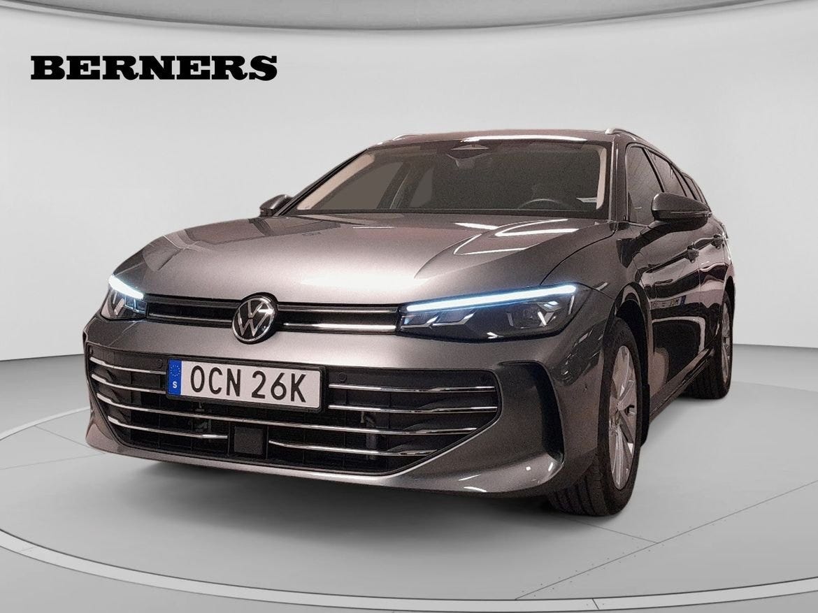 Volkswagen Passat 2025 – bild 1 av 17