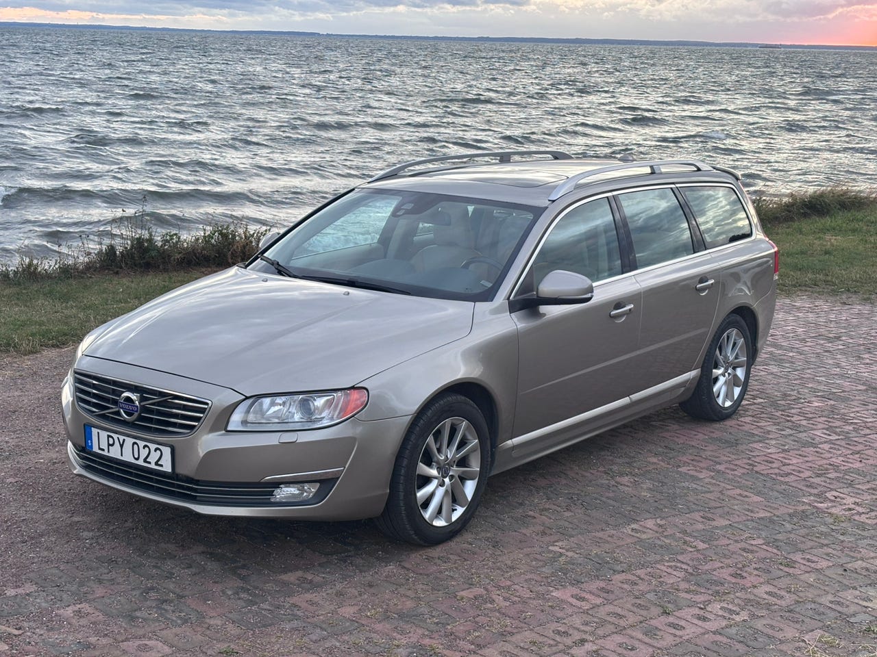 Volvo V70 2014 – bild 1 av 15