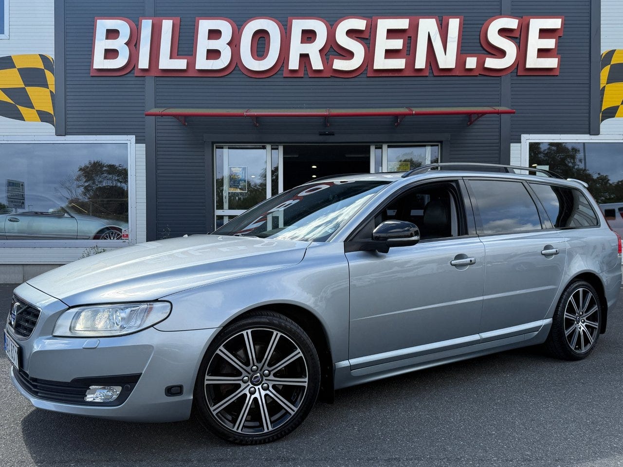 Volvo V70 2016 – bild 1 av 17