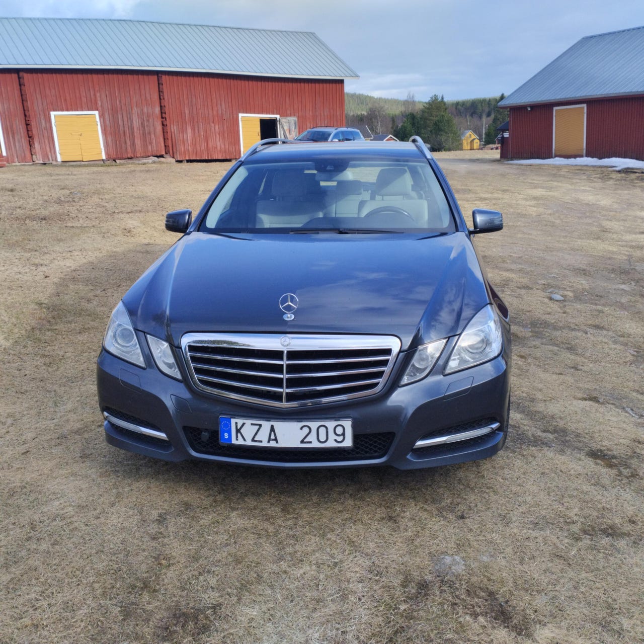 Mercedes-Benz E220 2011 – bild 1 av 5