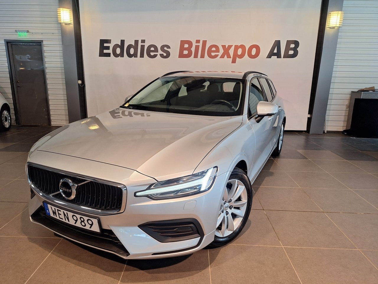 Volvo V60 2019 – bild 1 av 12