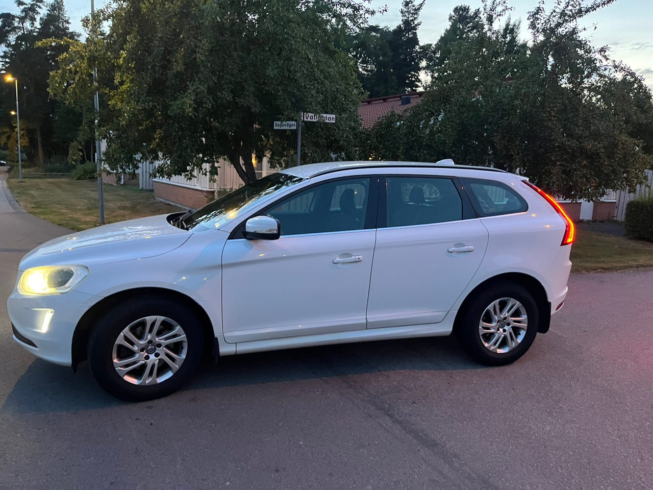 Volvo XC60 2016 – bild 1 av 5