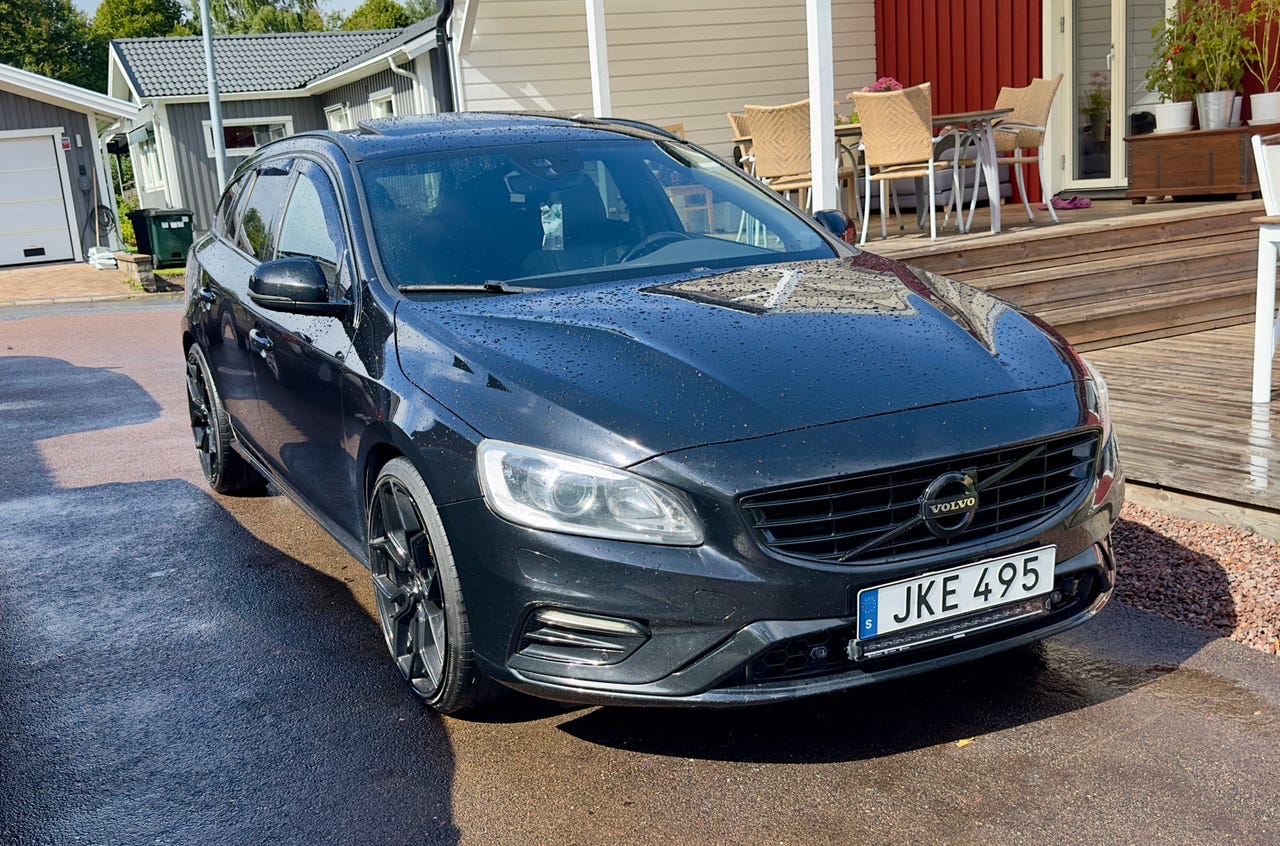 Volvo V60 2015 – bild 1 av 9