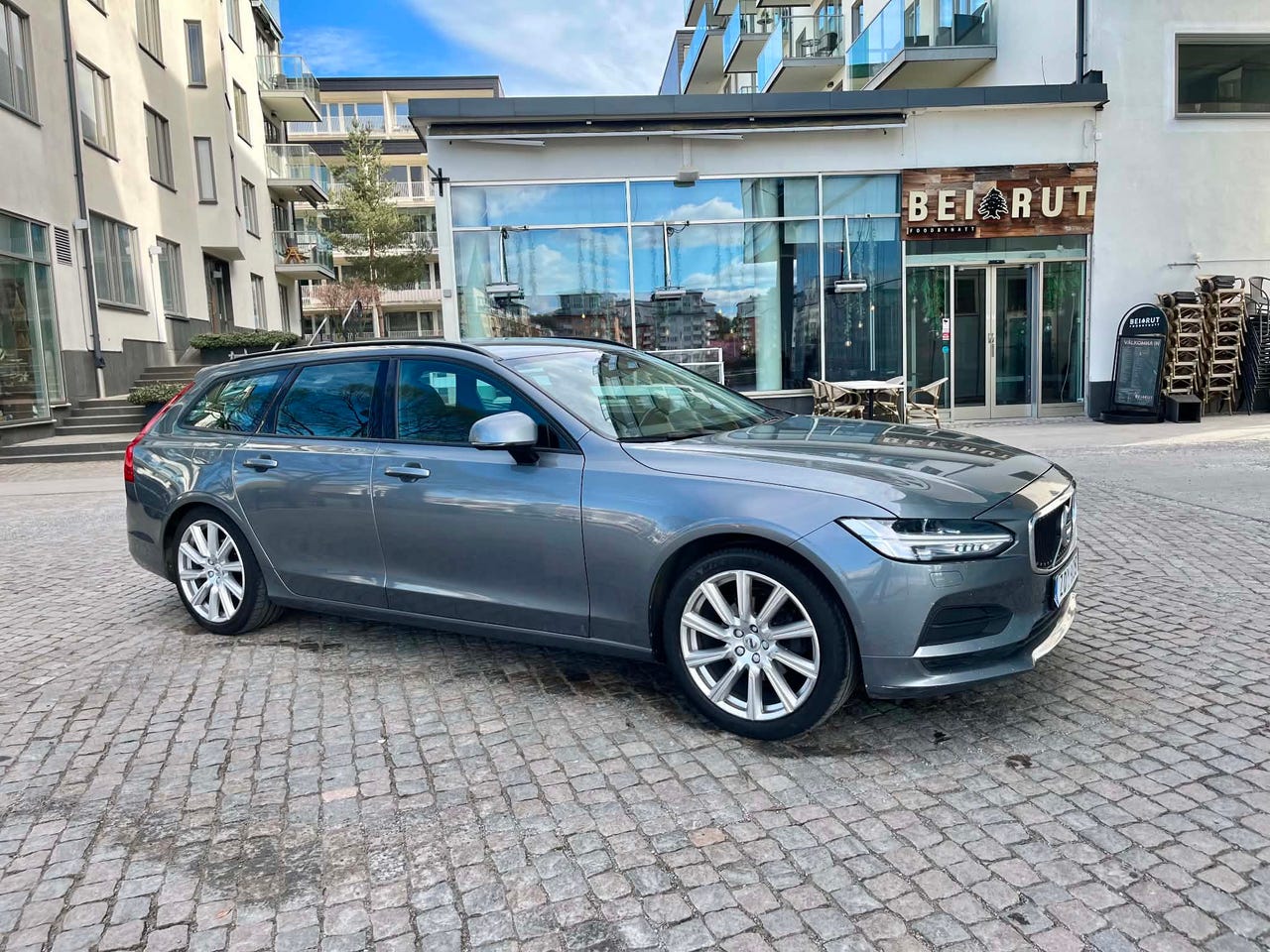 Volvo V90 2018 – bild 1 av 6