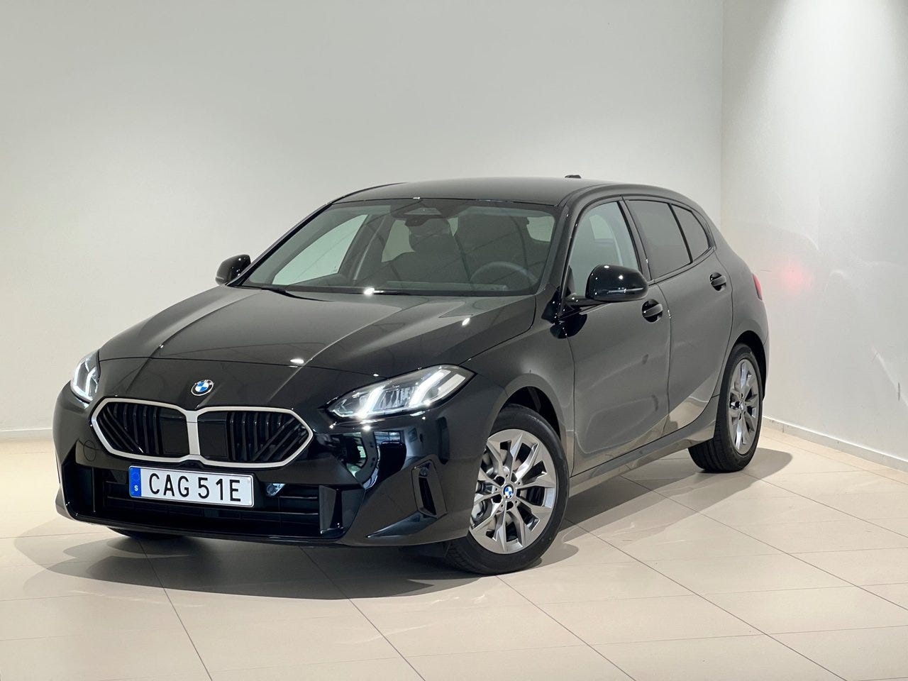 BMW 120 2026 – bild 1 av 13