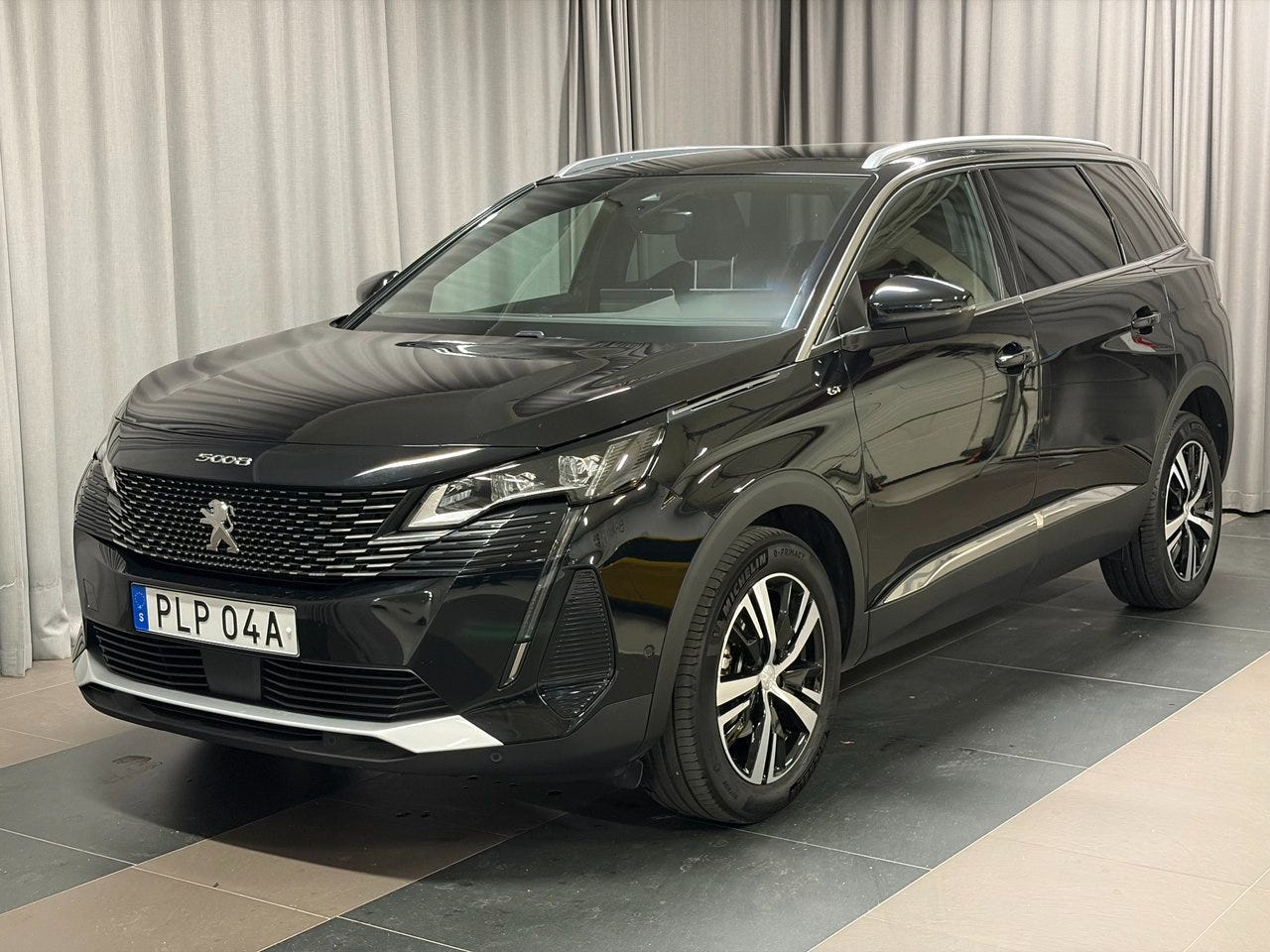 Peugeot 5008 2023 – bild 1 av 17