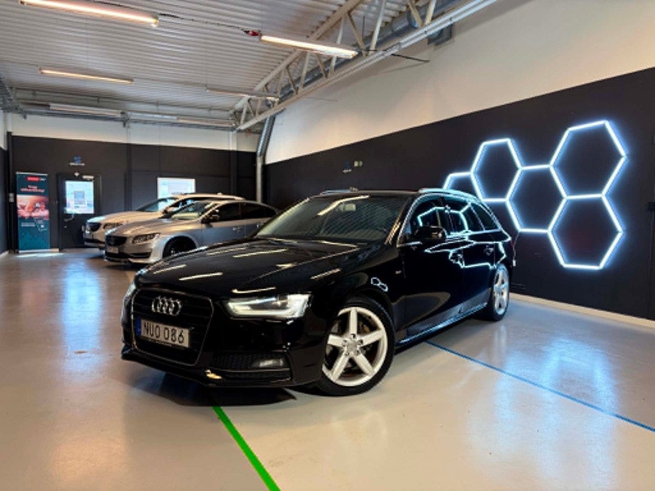 Audi A4 2015 – bild 1 av 13