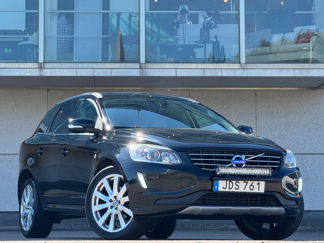 Volvo XC60 2016 – bild 1 av 14