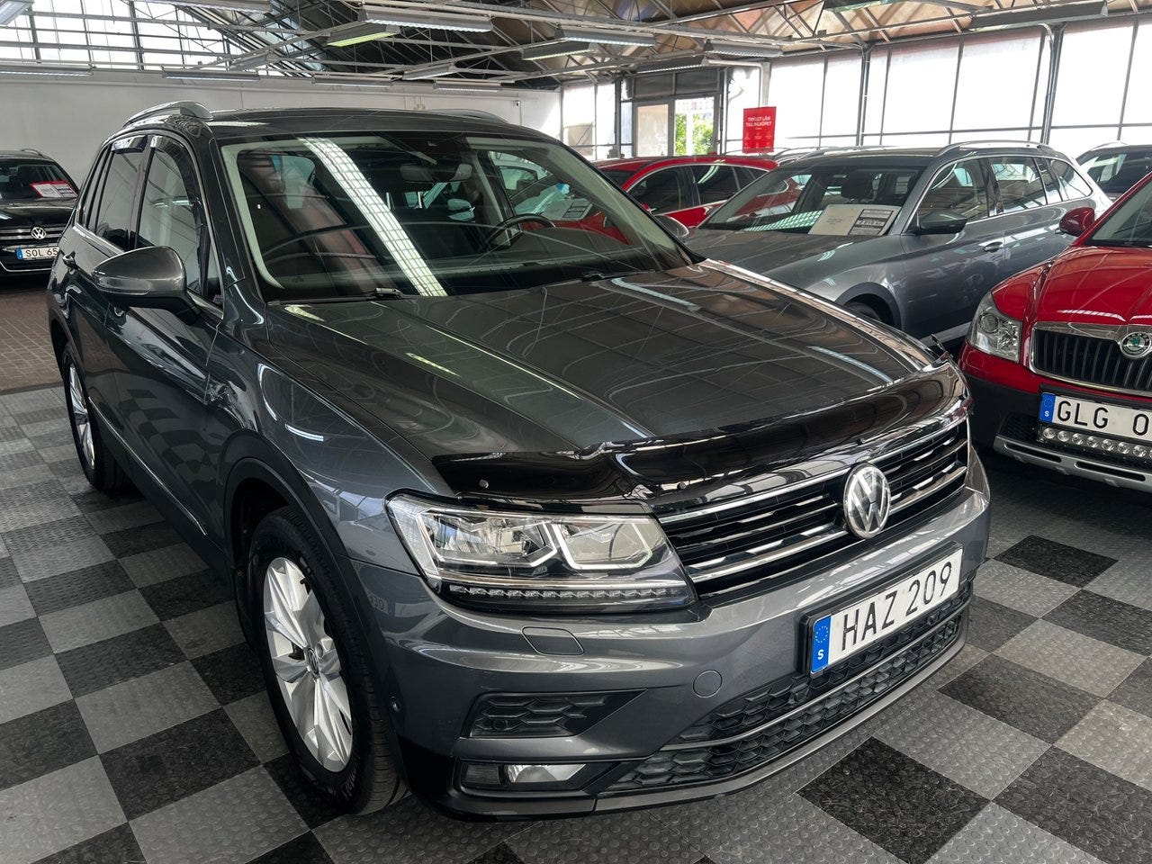 Volkswagen Tiguan 2019 – bild 1 av 19