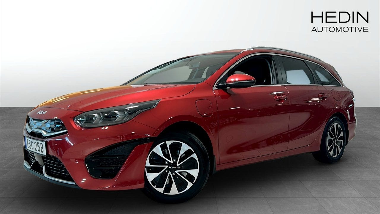 Kia Ceed 2023 – bild 1 av 9