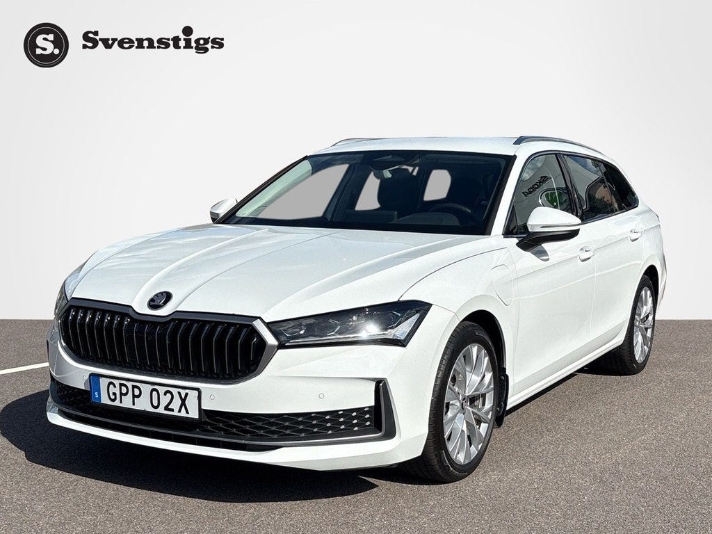 Skoda Superb 2025 – bild 1 av 14