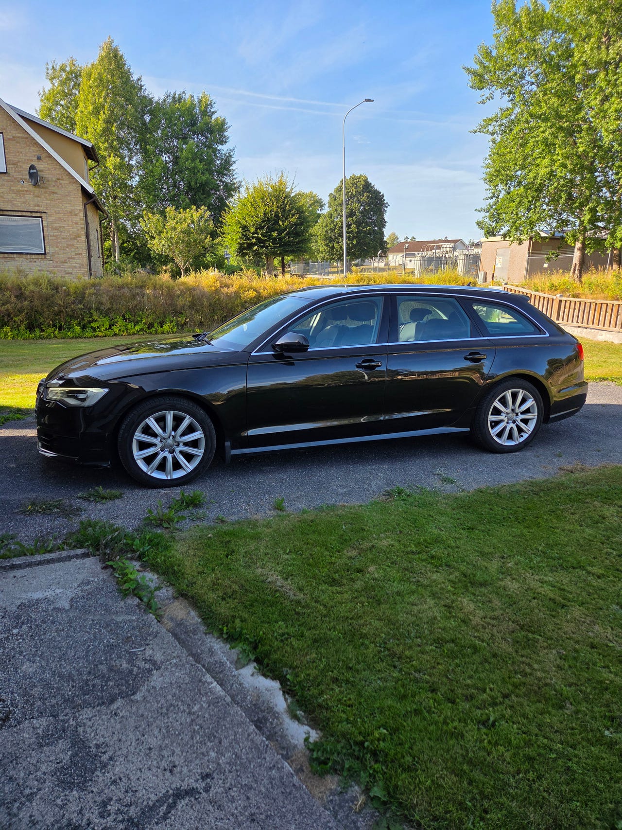 Audi A6 2016 – bild 1 av 11
