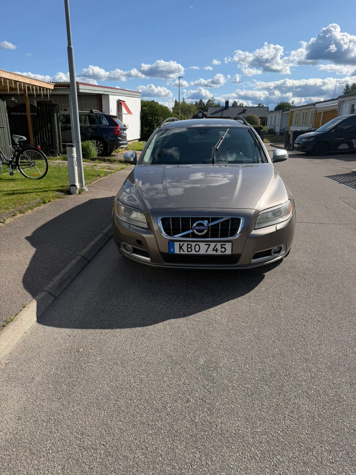 Volvo V70 2010 – bild 1 av 7