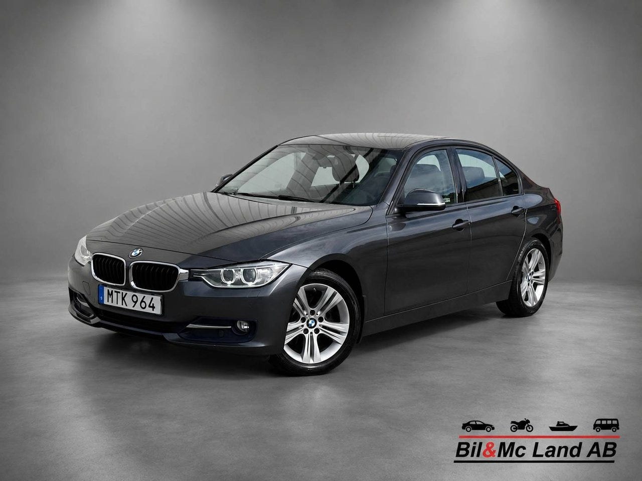 BMW 318d 2015 – bild 1 av 18