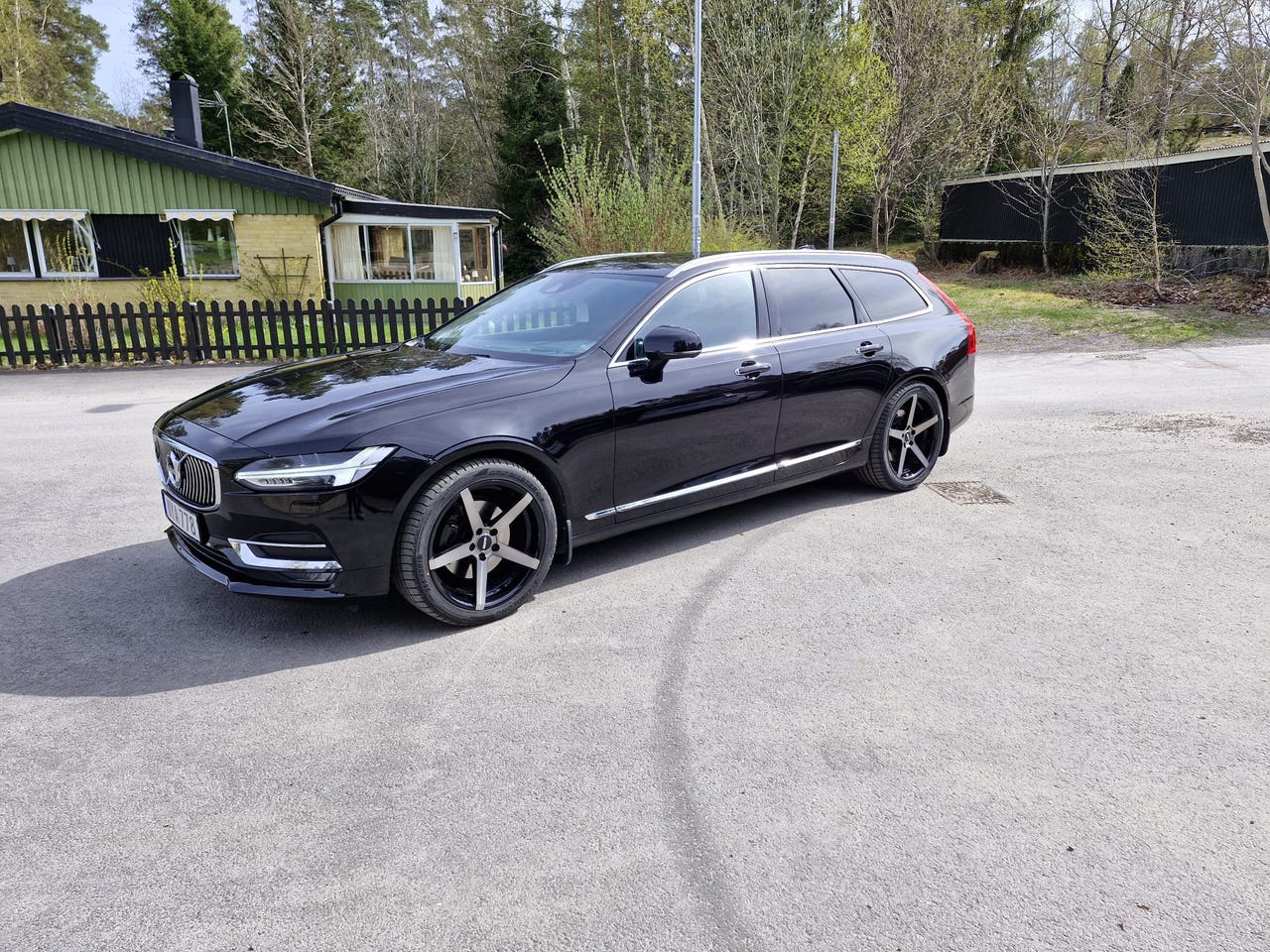 Volvo V90 2017 – bild 1 av 3