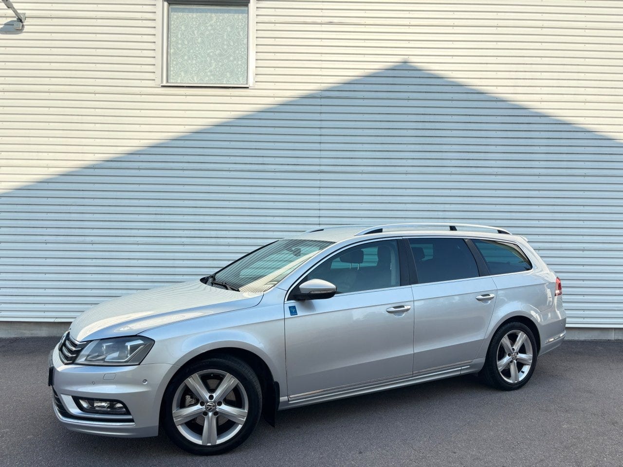 Volkswagen Passat 2013 – bild 1 av 12