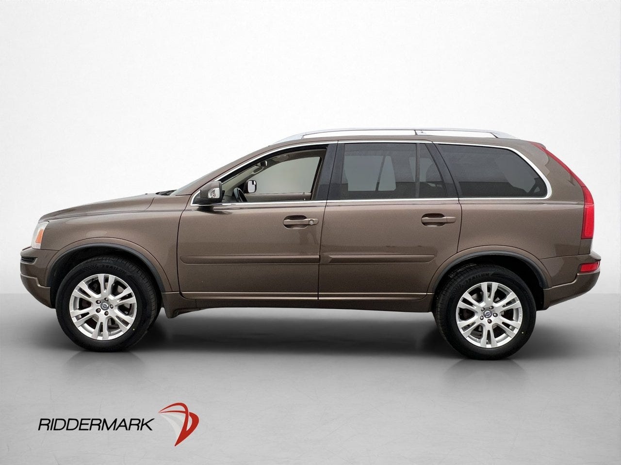 Volvo XC90 D4 Momentum | 163 ch | BVA | 7 places | Cuir | Attelage | Sièges chauffants | Préchauffage moteur et habitacle