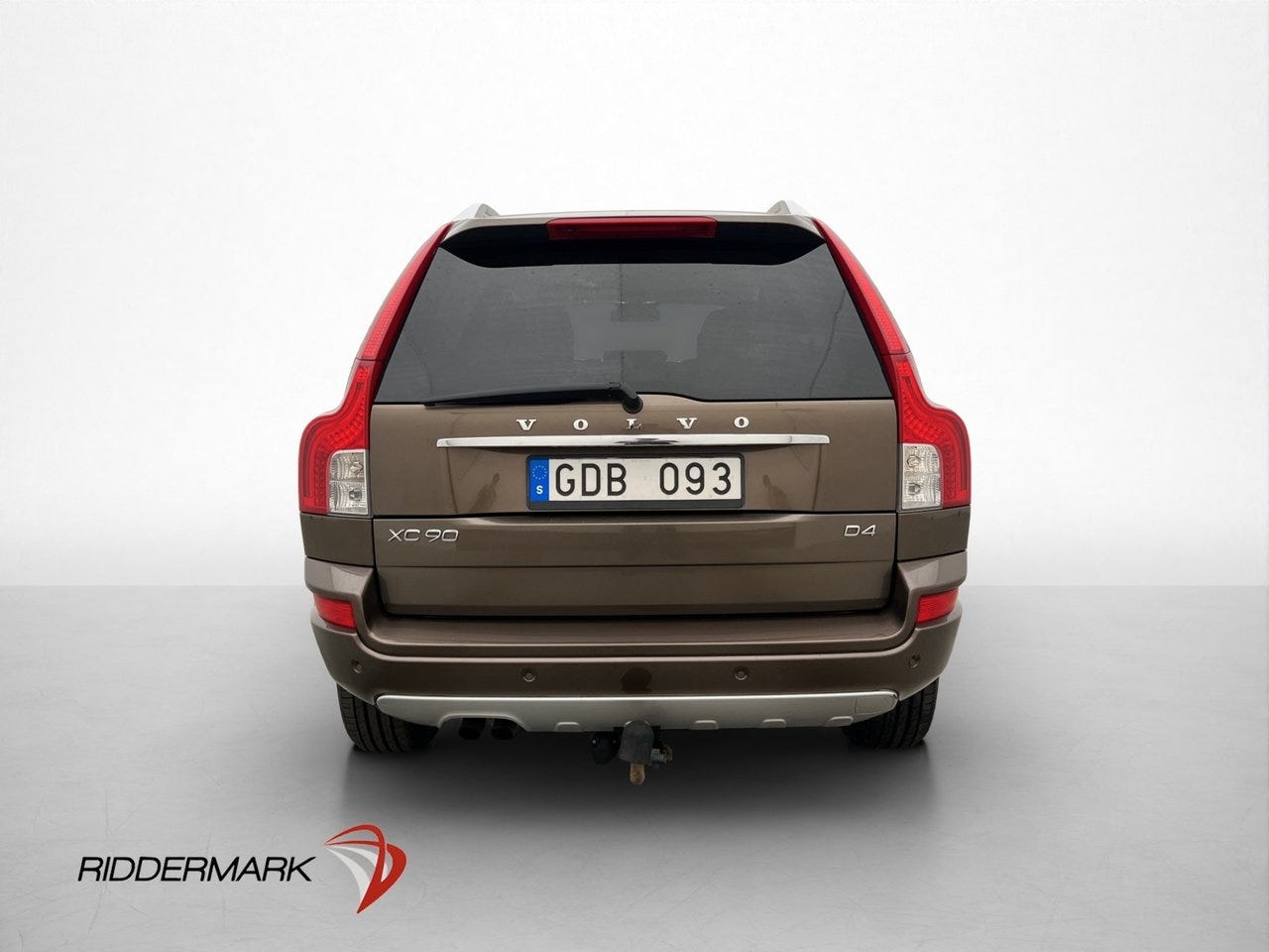 Volvo XC90 D4 Momentum | 163 ch | BVA | 7 places | Cuir | Attelage | Sièges chauffants | Préchauffage moteur et habitacle