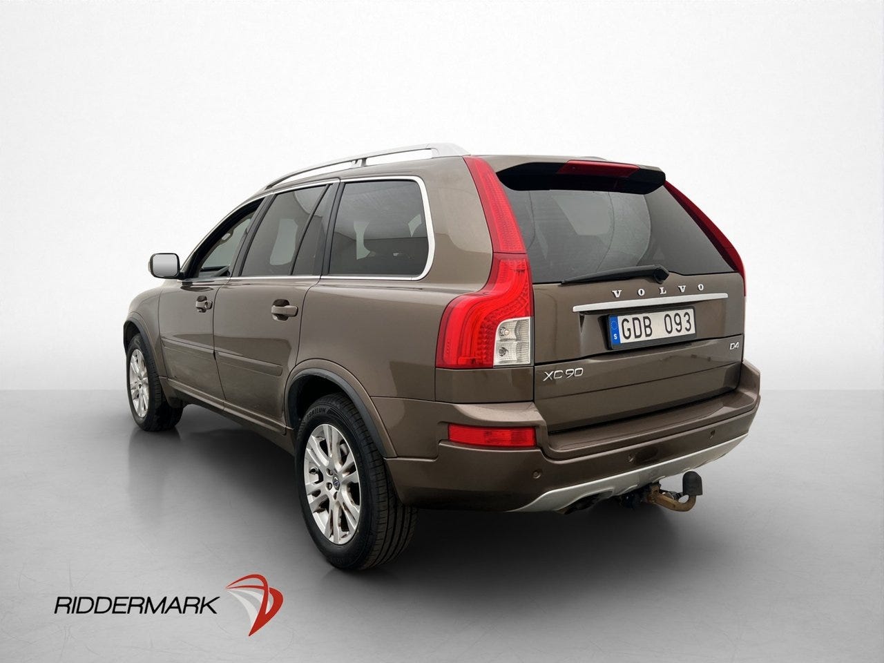 Volvo XC90 D4 Momentum | 163 ch | BVA | 7 places | Cuir | Attelage | Sièges chauffants | Préchauffage moteur et habitacle
