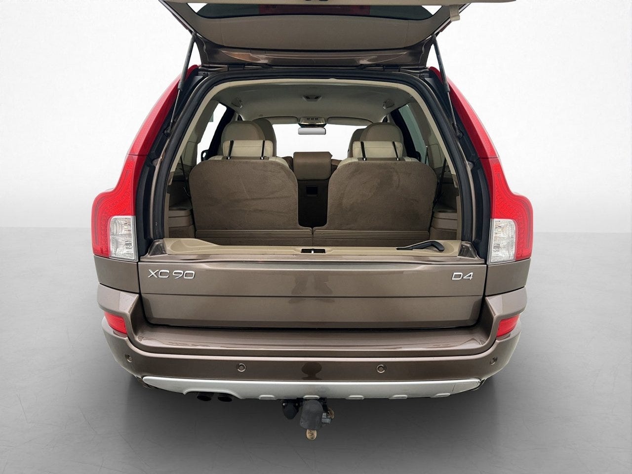 Volvo XC90 D4 Momentum | 163 ch | BVA | 7 places | Cuir | Attelage | Sièges chauffants | Préchauffage moteur et habitacle