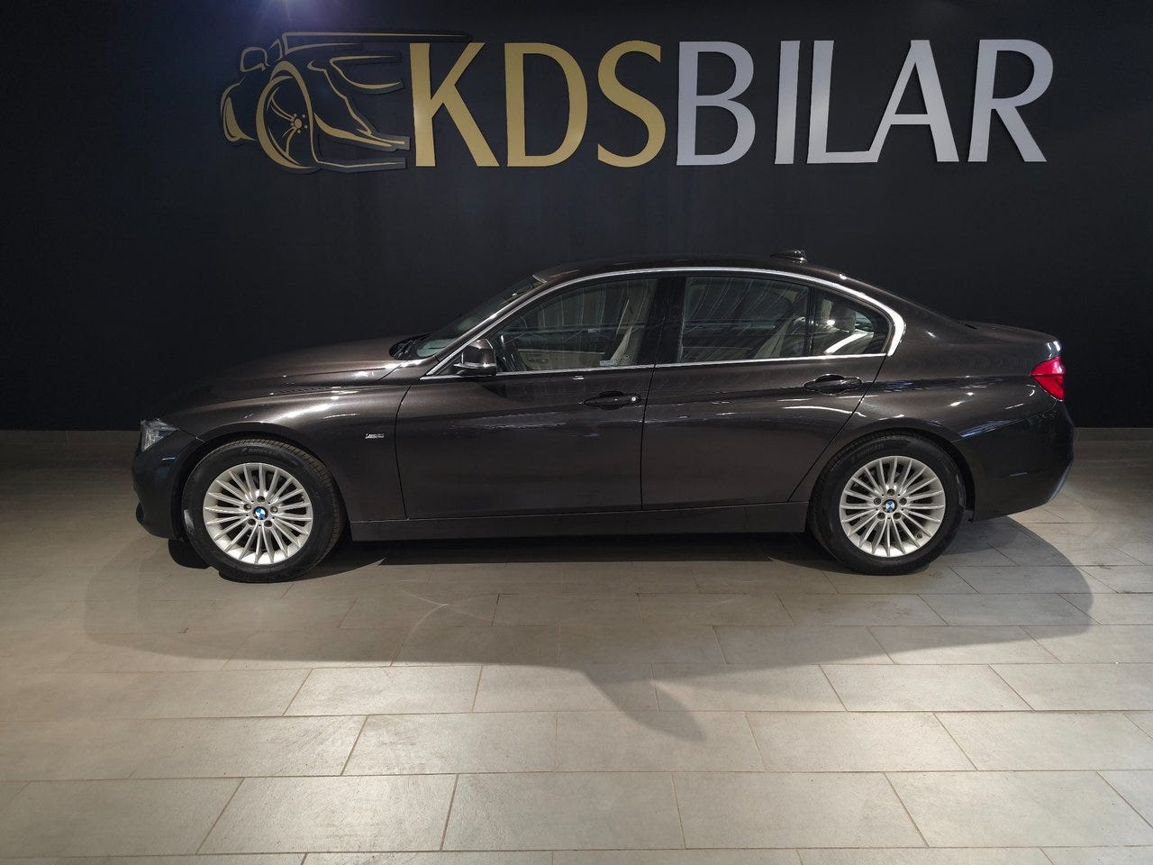 BMW 320d 2018 – bild 1 av 13