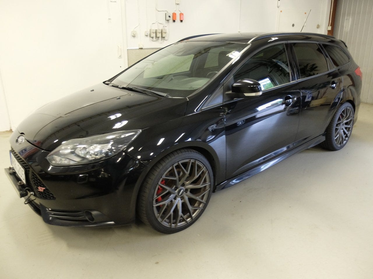 Ford Focus 2013 – bild 1 av 10