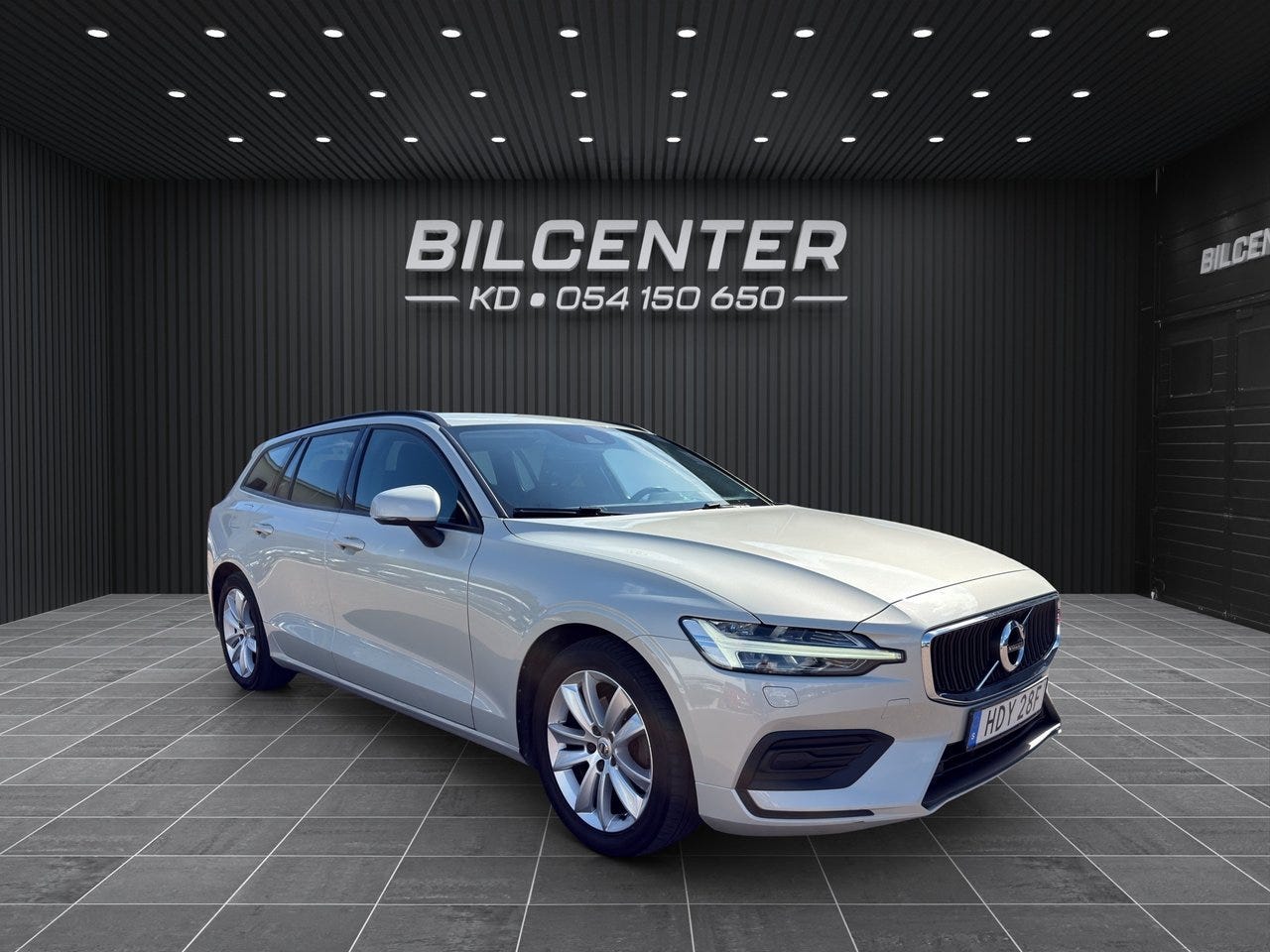 Volvo V60 2019 – bild 1 av 20