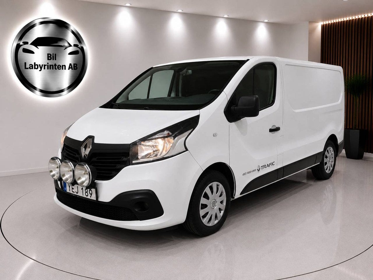 Renault Trafic 2016 – bild 1 av 11