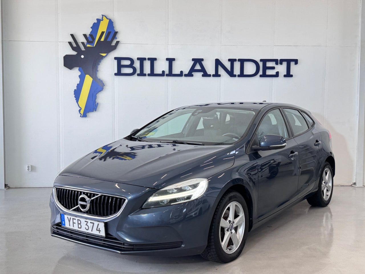 Volvo V40 2017 – bild 1 av 24