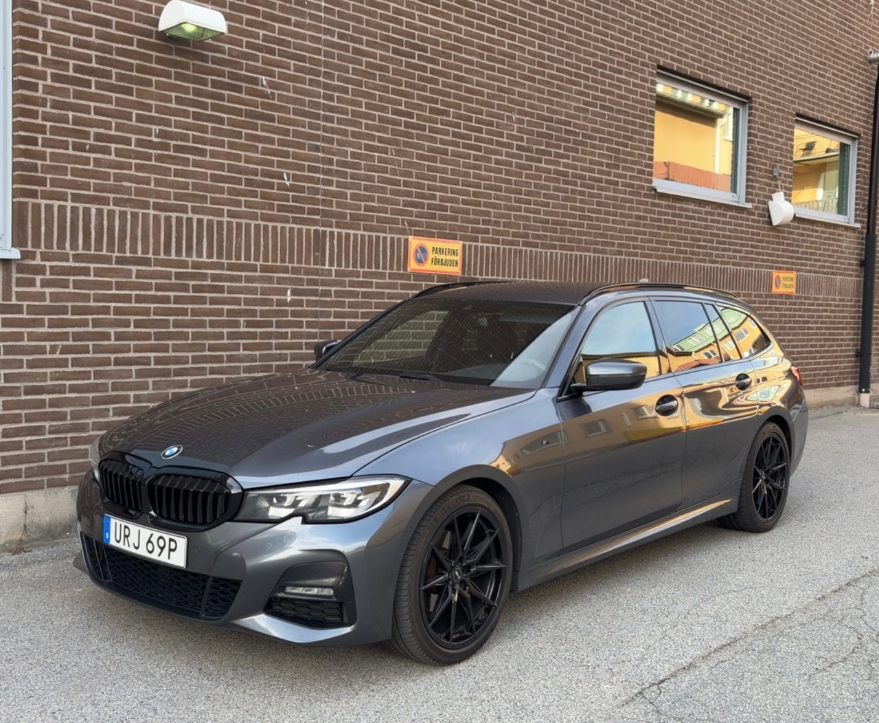 BMW 320d 2020 – bild 1 av 17
