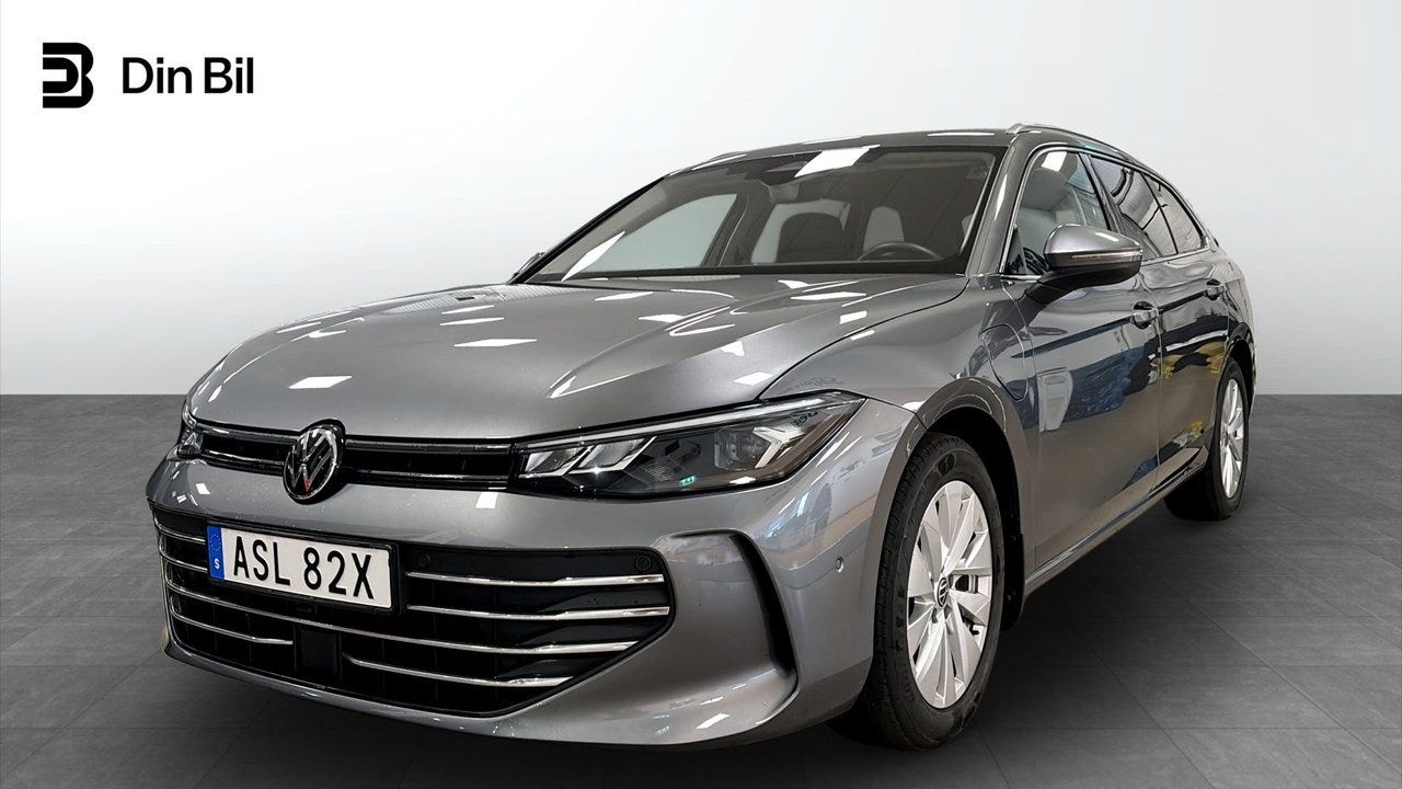 Volkswagen Passat 2025 – bild 1 av 12