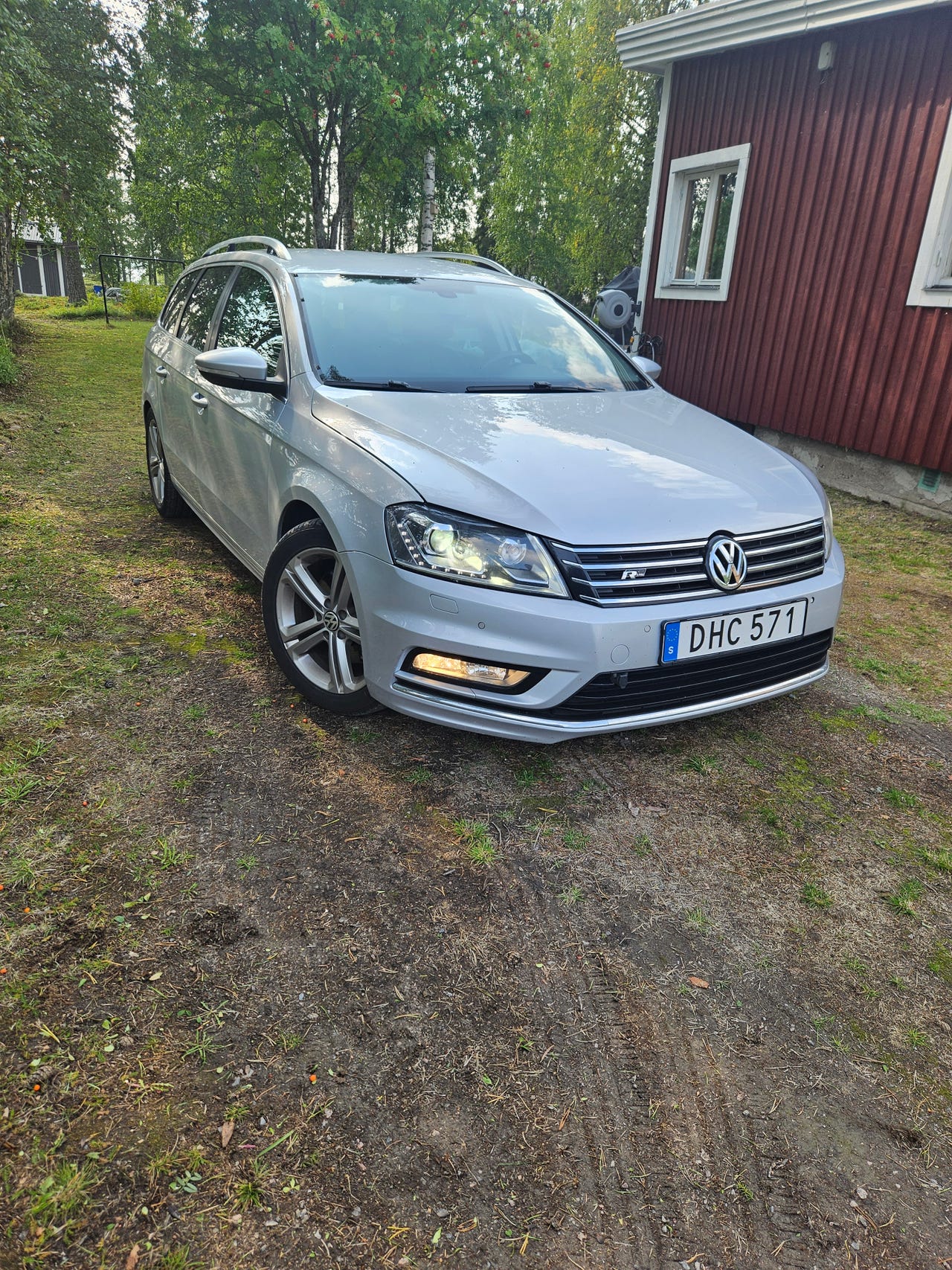Volkswagen Passat 2014 – bild 1 av 6