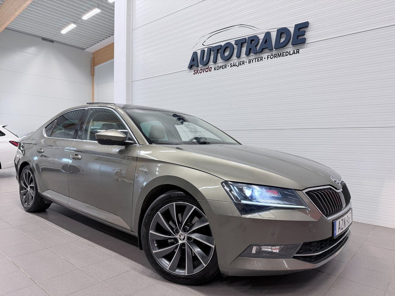 Skoda Superb 2016 – bild 1 av 22