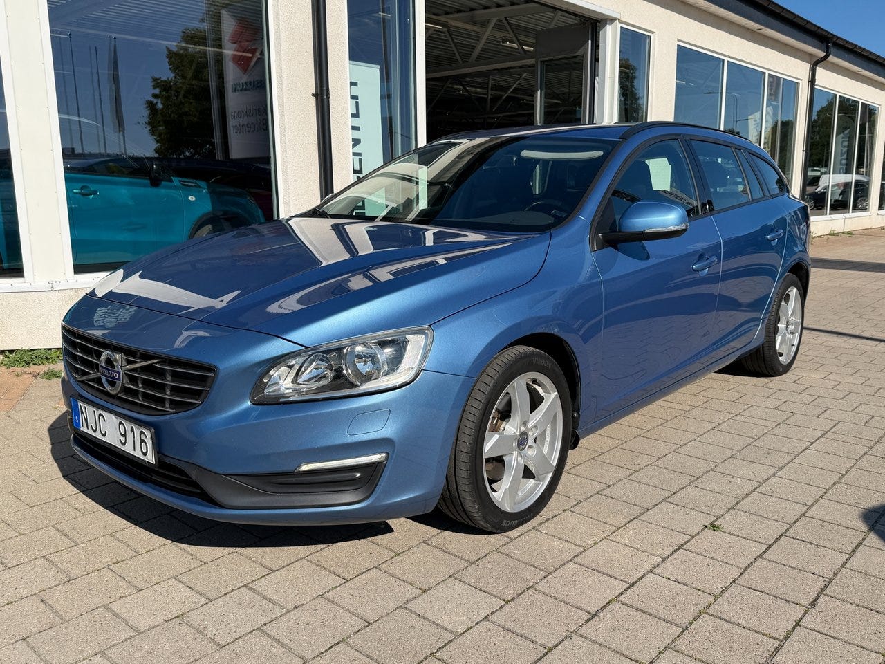 Volvo V60 2014 – bild 1 av 24