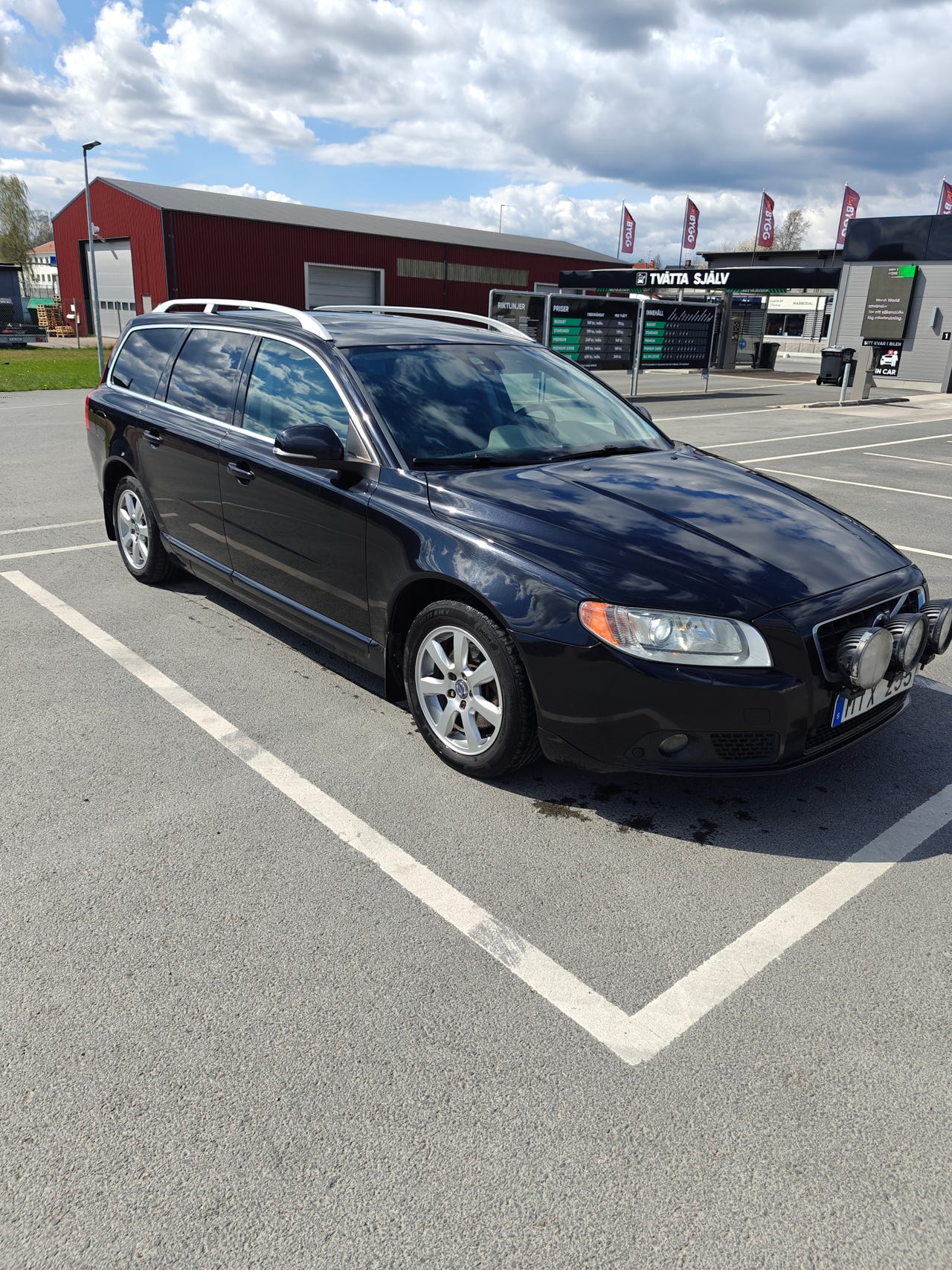 Volvo V70 2013 – bild 1 av 8
