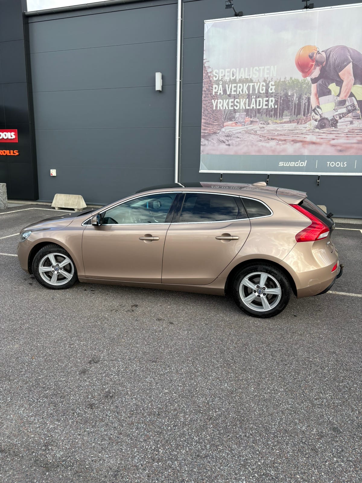 Volvo V40 2014 – bild 1 av 11