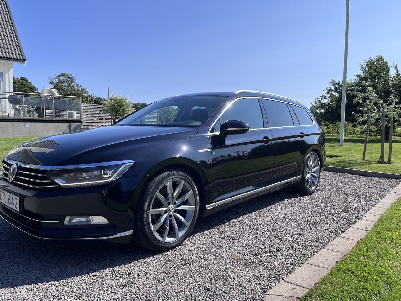 Volkswagen Passat 2015 – bild 1 av 9
