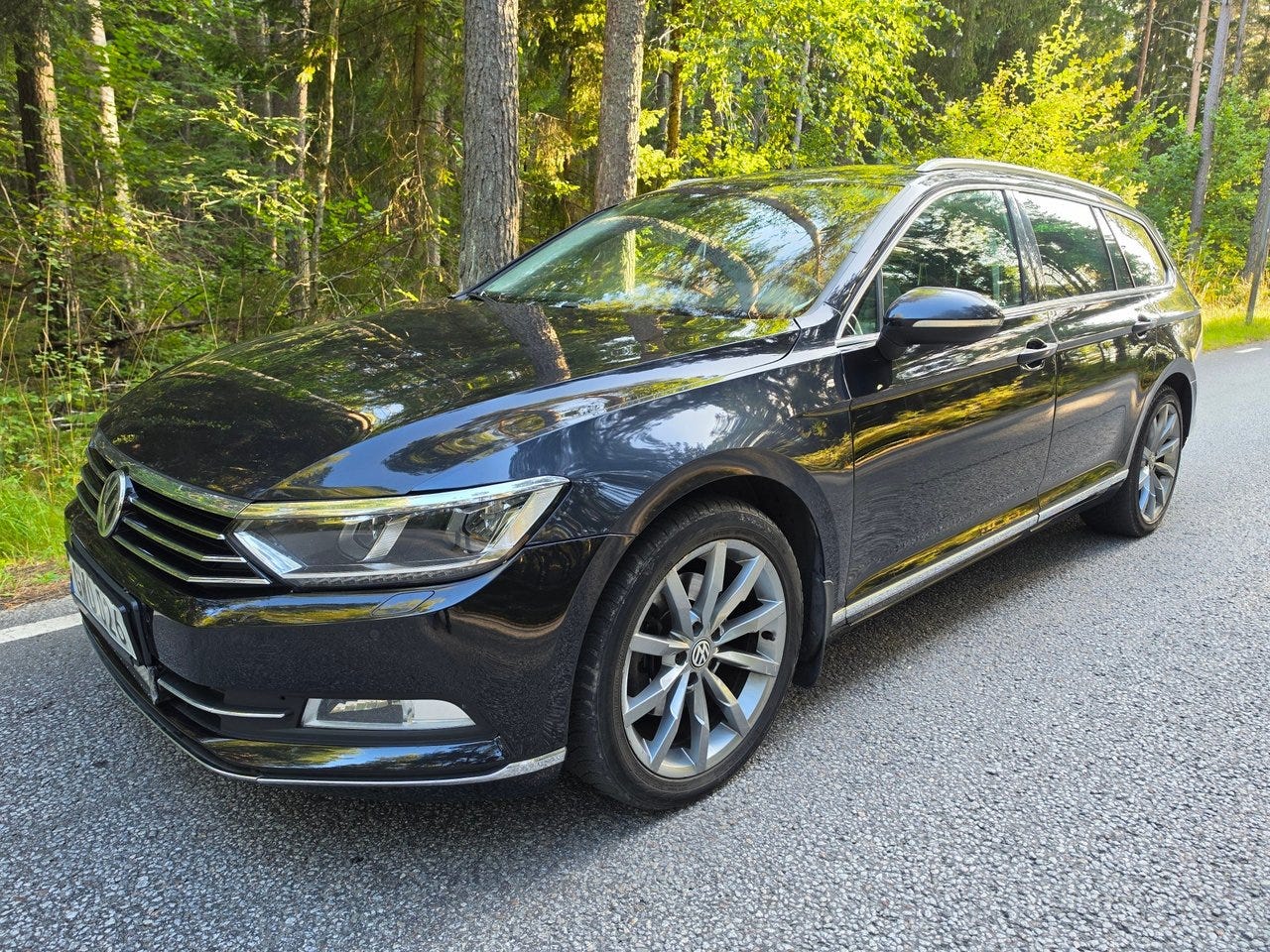 Volkswagen Passat 2016 – bild 1 av 24
