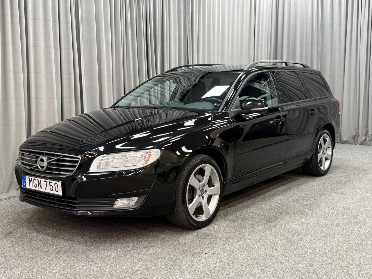 Volvo V70 2016 – bild 1 av 15
