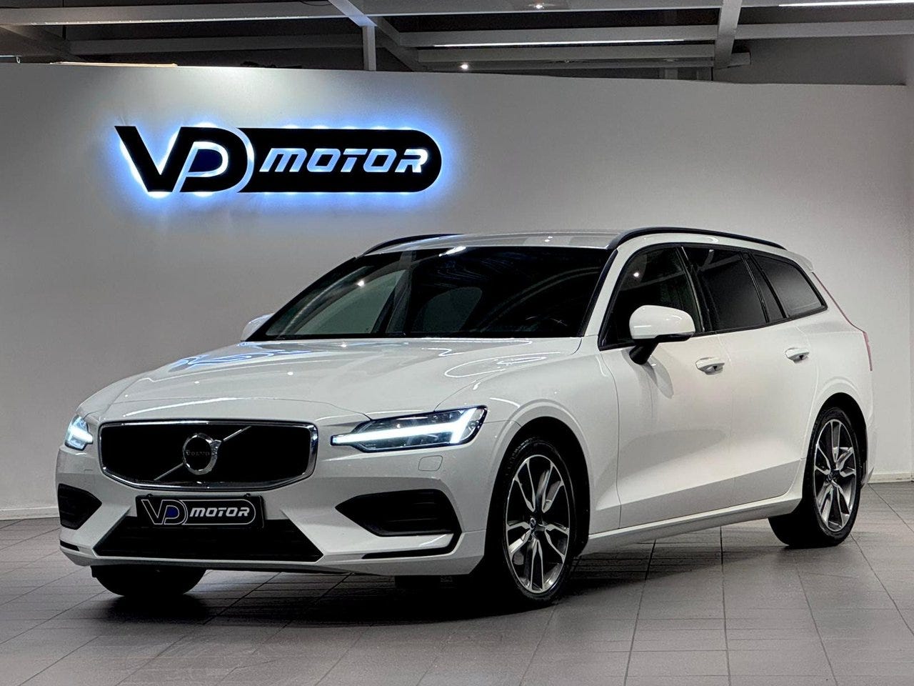Volvo V60 2019 – bild 1 av 24