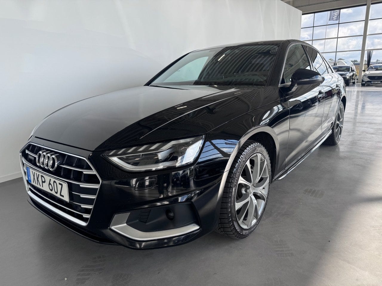 Audi A4 2020 – bild 1 av 18