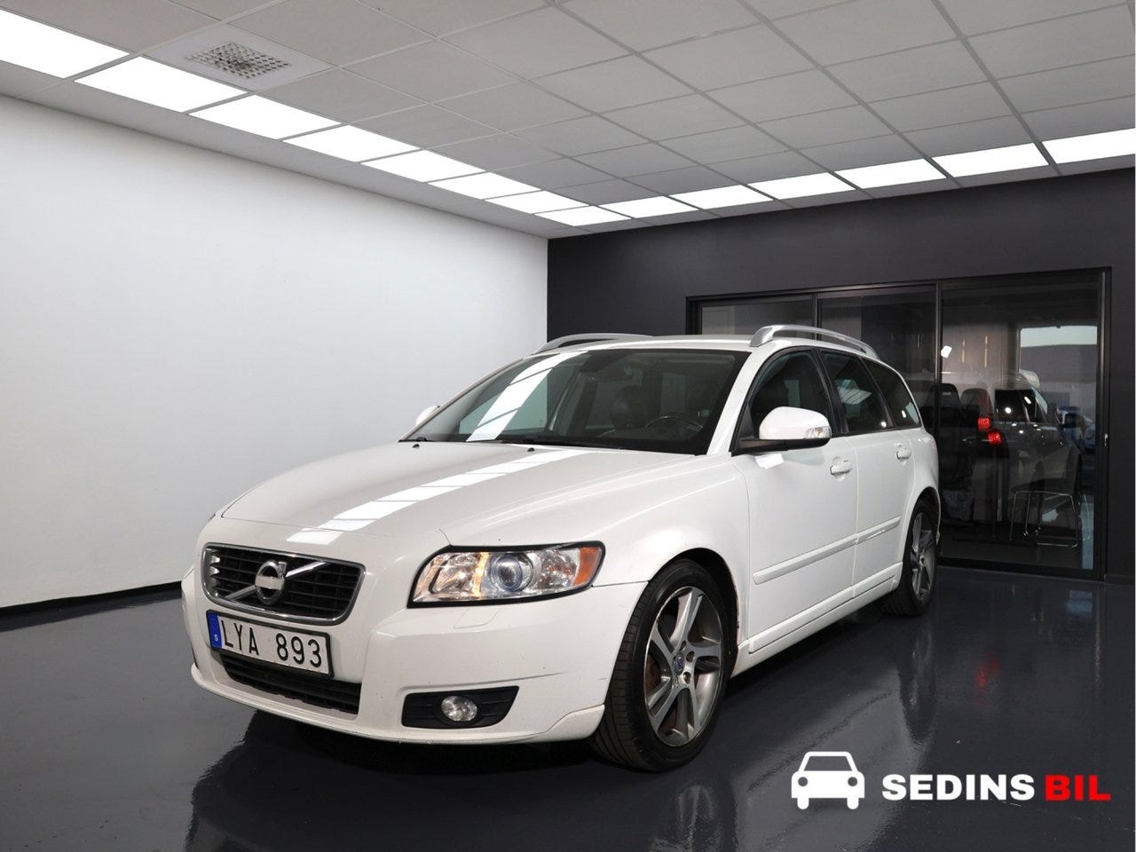 Volvo V50 2012 – bild 1 av 24