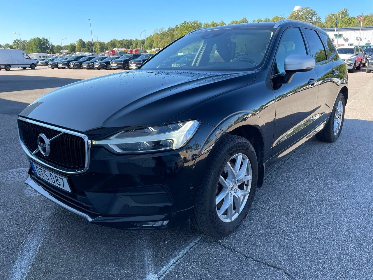 Volvo XC60 2019 – bild 1 av 5