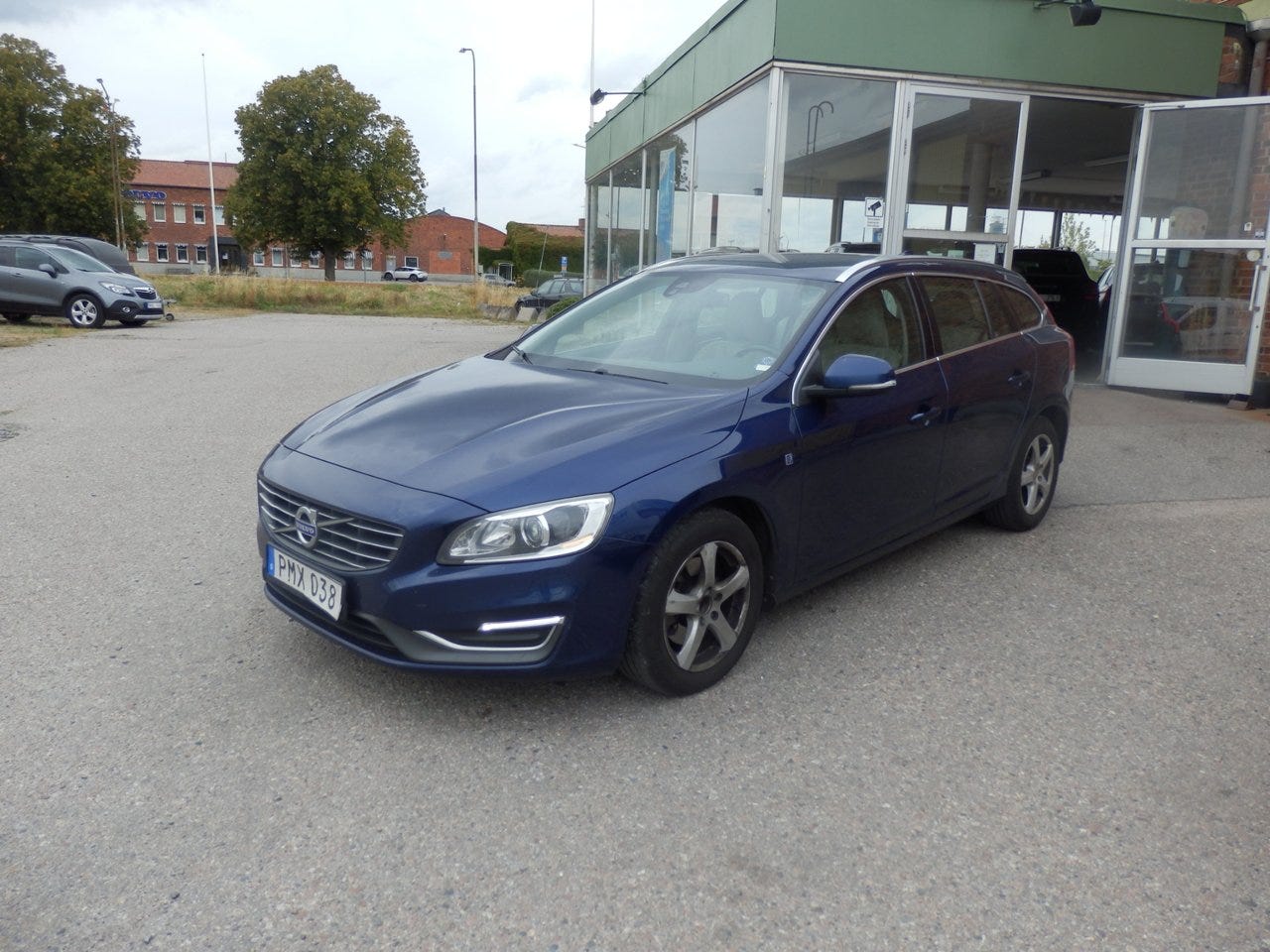 Volvo V60 2015 – bild 1 av 6