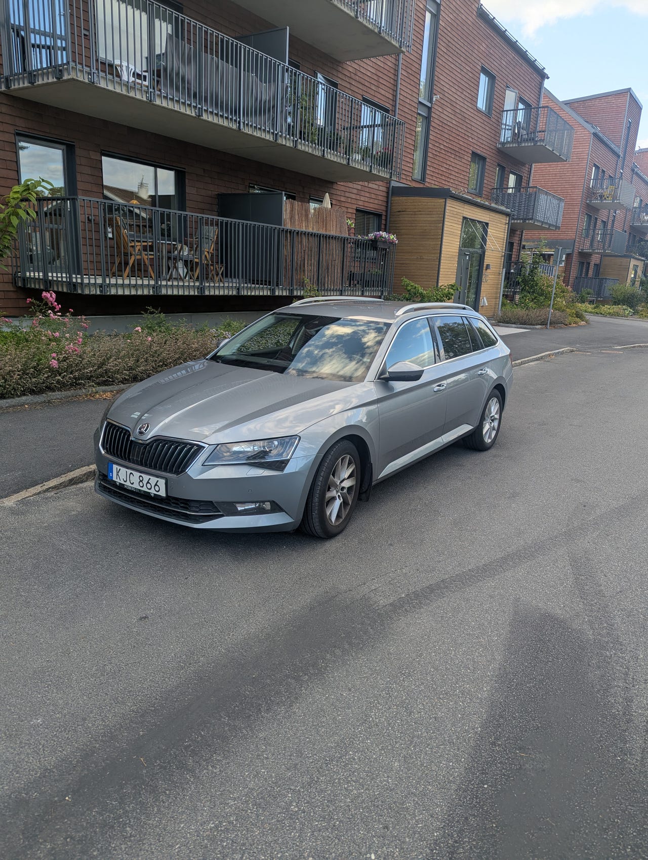 Skoda Superb 2017 – bild 1 av 6
