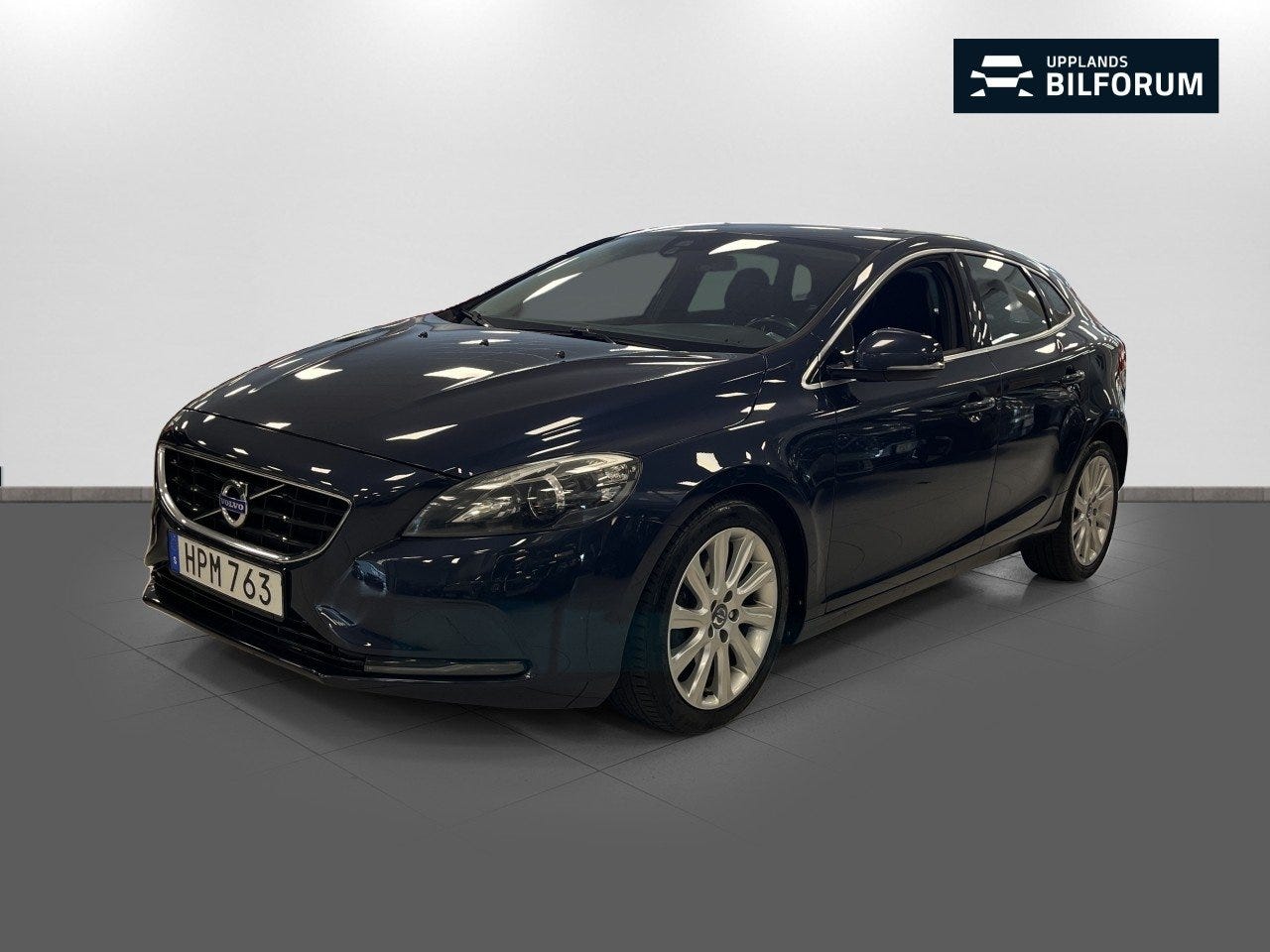 Volvo V40 2015 – bild 1 av 16