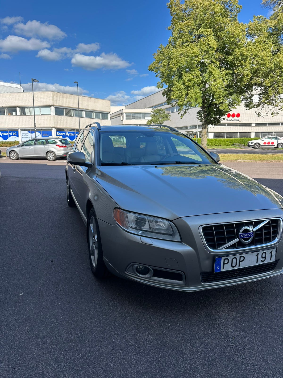Volvo V70 2011 – bild 1 av 11