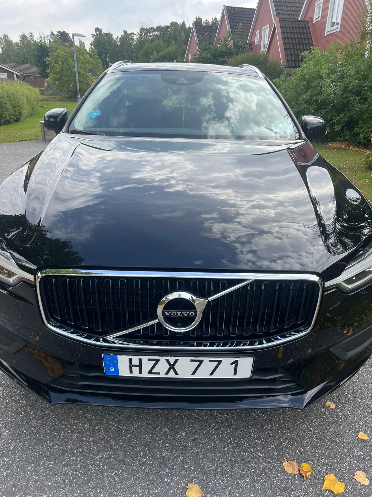 Volvo XC60 2019 – bild 1 av 9