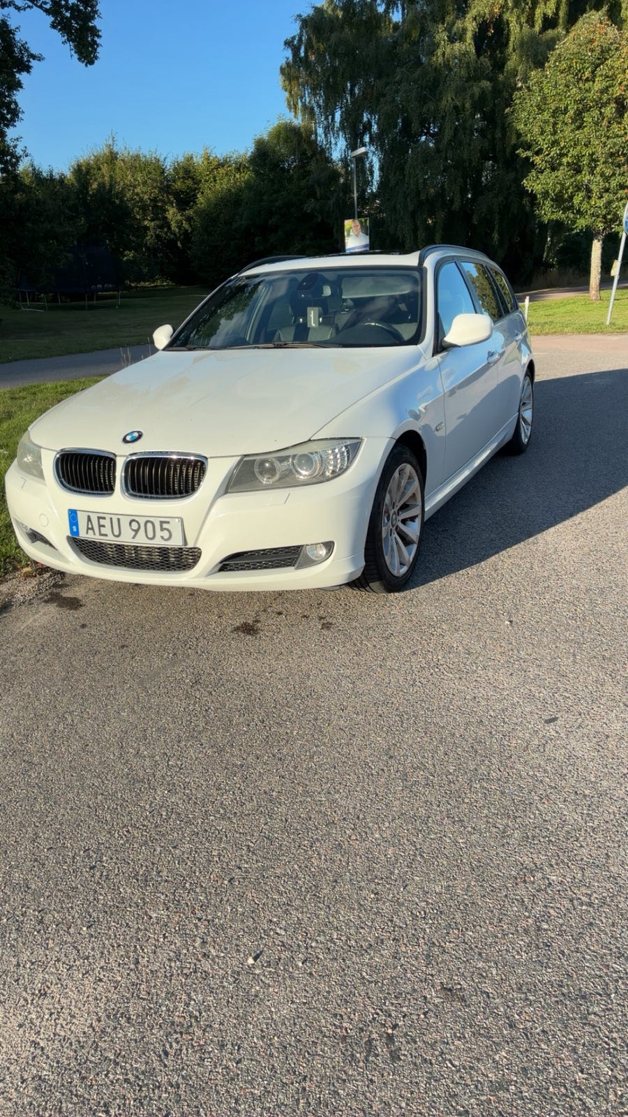 BMW 320d 2011 – bild 1 av 7